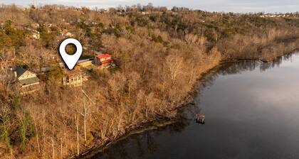 Cliffside Retreat w/ Fire Table + Sunset Views