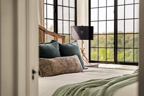 4 多间卧室、办公桌、熨斗/熨衣板、免费 WiFi