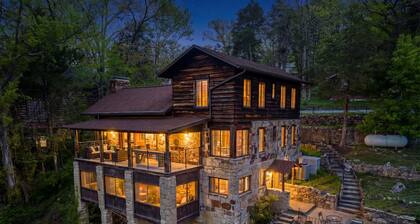 Cliffside Retreat w/ Fire Table + Sunset Views