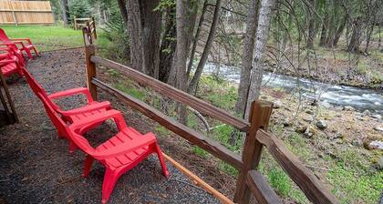 Peaceful Wallowa Lake Cabin Near State Park