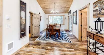 Peaceful Wallowa Lake Cabin Escape