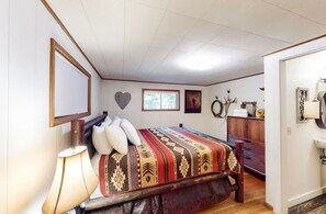 3 makuuhuonetta, silitysrauta/-lauta, Wi-Fi, vuodevaatteet