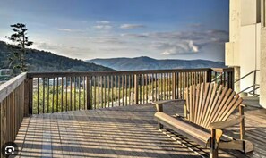 Terrace/patio - New! Coco Chateau Pool/HotTub/Incredible MtnViews (Sugar Mountain)