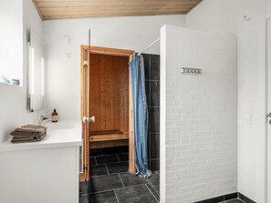 Bathroom - "Marjatta" - 3.2km from the sea by Interhome (Blåvand)