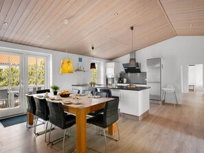 Réfrigérateur, micro-ondes, lave-vaisselle