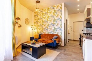 TV - Bohemian Cocoon - Near Station 1 (Narbonne)