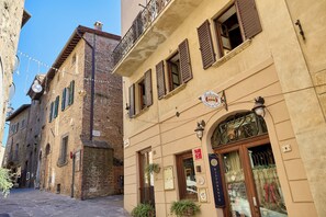 Exterior - Vicolo Nobile - Romantic Heart of Montepulciano (Montepulciano)