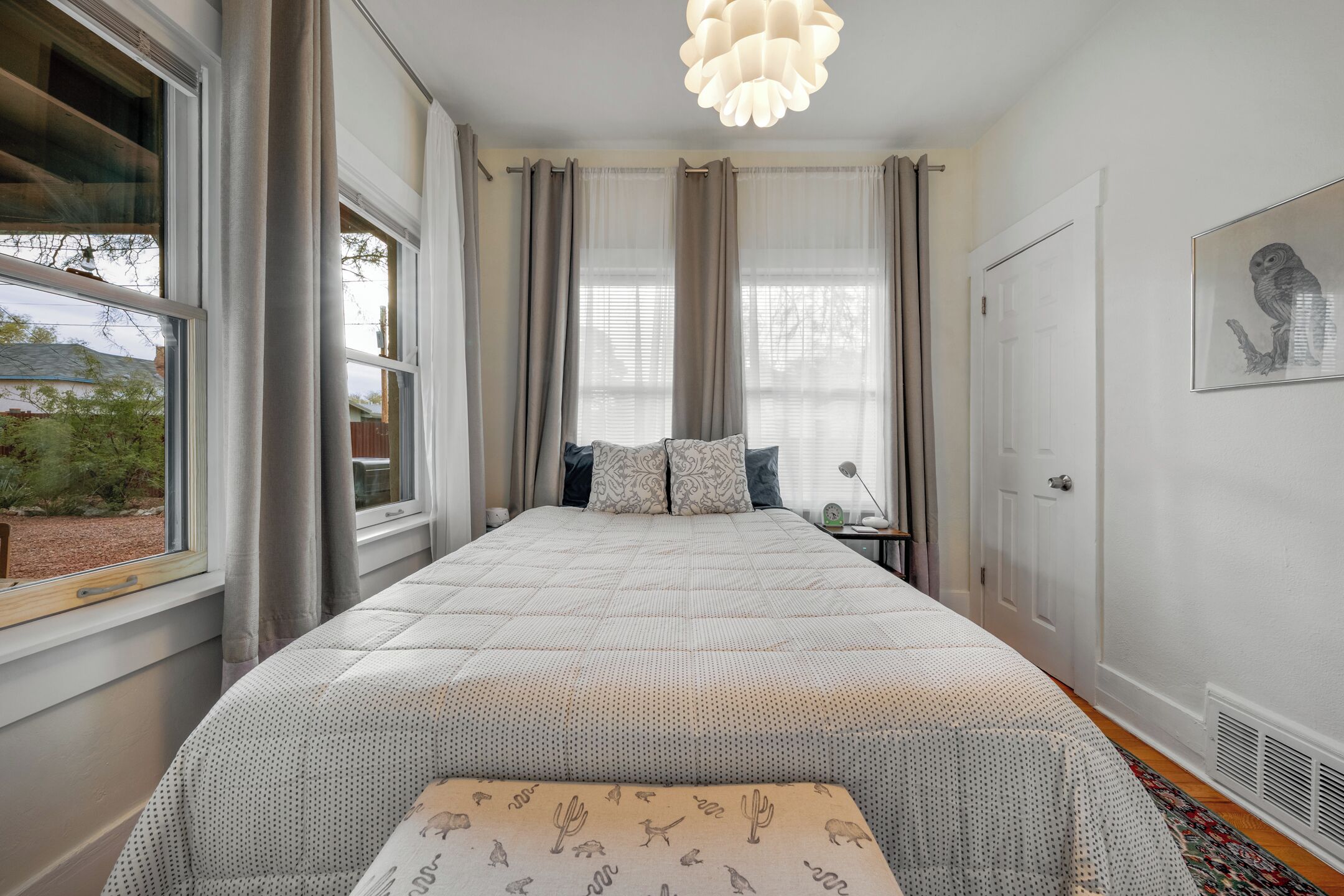 2 bedrooms, desk, iron/ironing board, free WiFi