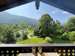 Property grounds - Living in a historic ambience right next to the Weißachauen nature reserve (Kreuth)