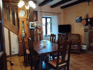 Dining - Detached country house (Menet)