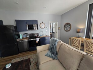 TV, fireplace - Highlands Hideaway - Walk to Bars, Food & Coffee (Louisville)