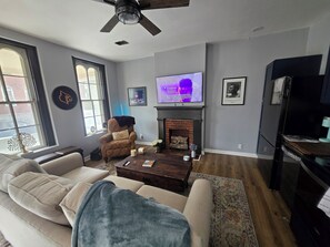 TV, fireplace - Highlands Hideaway - Walk to Bars, Food & Coffee (Louisville)