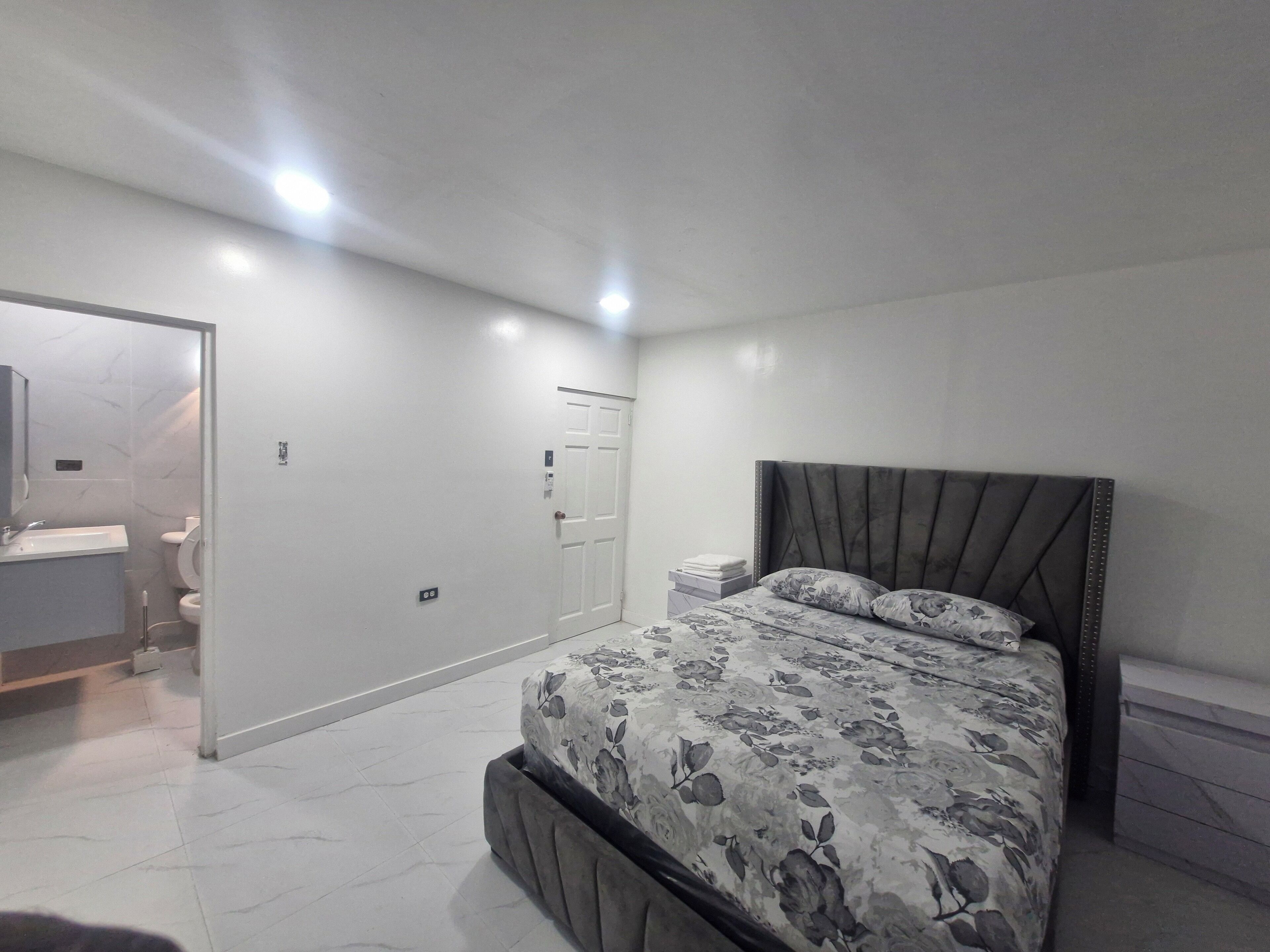 Blackout curtains, free WiFi