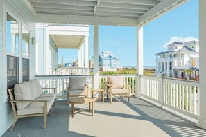 Property grounds - Beautiful Second Row Beachside Home - Steps from Sand & Surf (Galveston)