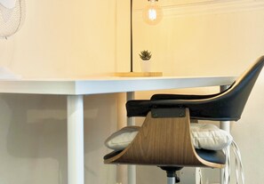 Interior - 2BR Apartment, Fast Wi-Fi, Apple TV & Netflix, 20 Off Long Stays (Newcastle upon Tyne)