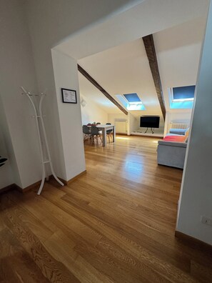 Interior - Cozy apartment in the center of Naples, 700 meters from the central station (Napoli)