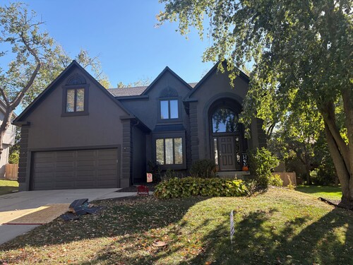 Near Kansas City , 4BD,  house, Hot Tub, FIFA World Cup, HOA pool, golf cart