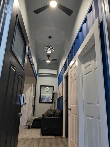 Blue Tin Inn - Charming 1-bedroom Shipping Container Home in French Lick