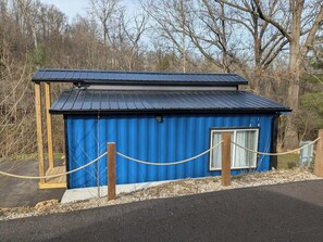 Exterior - Blue Tin Inn - Charming 1-bedroom Shipping Container Home in French Lick (French Lick)