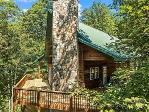 Exterior - Lazy Bear Retreat with full range mountain views (Bryson)