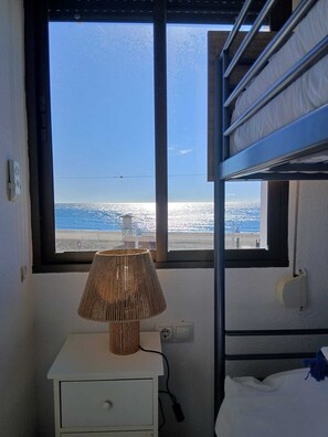 Interior - House in first line of beach with spectacular sea views. (La Cala del Moral)