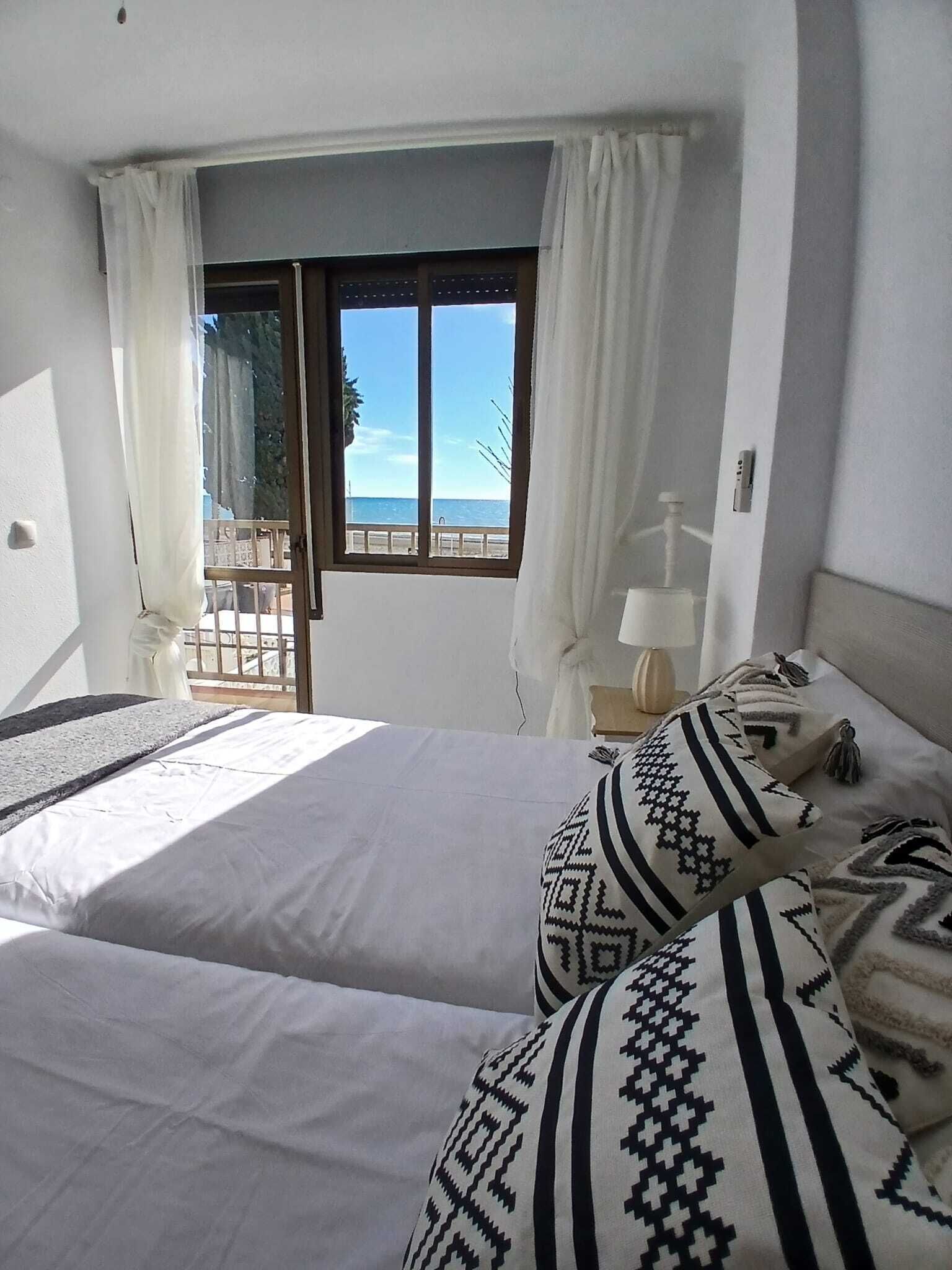 4 soverom, strykejern/-brett, wi-fi og sengetøy