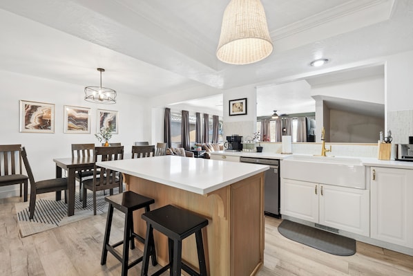 Dining - Spacious Quiet Classic Murray Home (Murray)