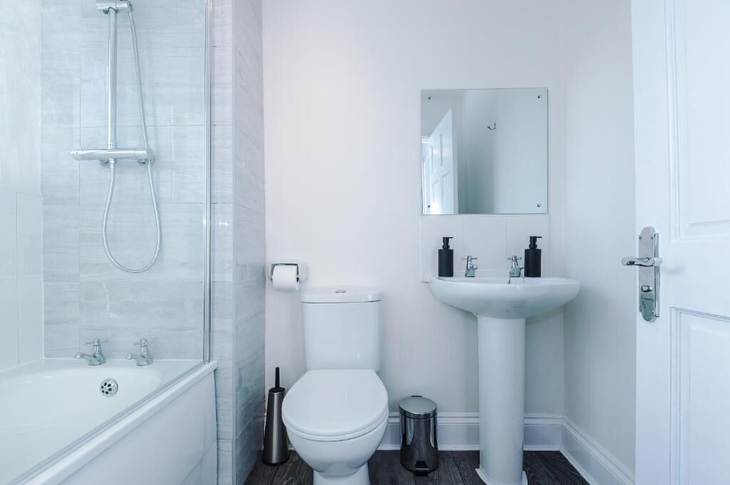 Hus, kjæledyr tillatt, hageutsikt | Bad