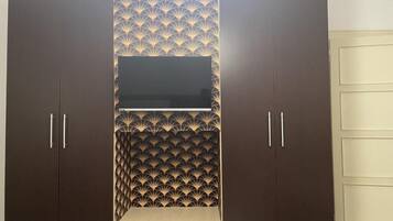 Standard Twin Room, Non Smoking, Shared Bathroom | Soundproofing, free WiFi, bed sheets