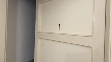 Quarto duplo standard, para não fumantes, banheiro compartilhado | Wi-Fi de cortesia, roupa de cama