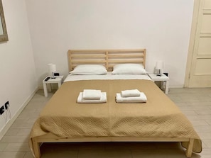 Chambre Double Supérieure, non-fumeurs, salle de bains commune | Chambres insonorisées, Wi-Fi gratuit, draps fournis