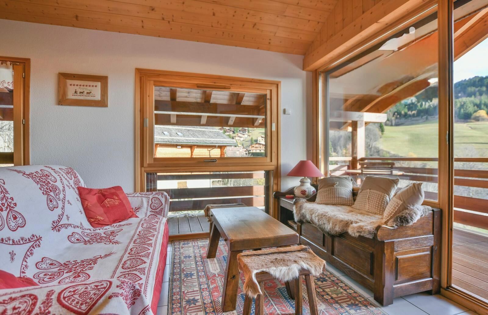 Una televisión, libros