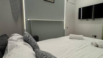 WiFi, bed sheets