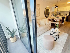 Living area - Stylish 1BR w/Balcony near Larcomar in Miraflores (Miraflores)