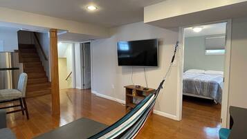 2 chambres, fer et planche à repasser, Wi-Fi, draps fournis