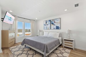 3 bedrooms, iron/ironing board, WiFi, bed sheets - New! Sleeps 7, Beach, Fun, Dining | Palmaway (Orange Beach)