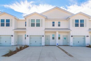 Exterior - New! Sleeps 7, Beach, Fun, Dining | Palmaway (Orange Beach)