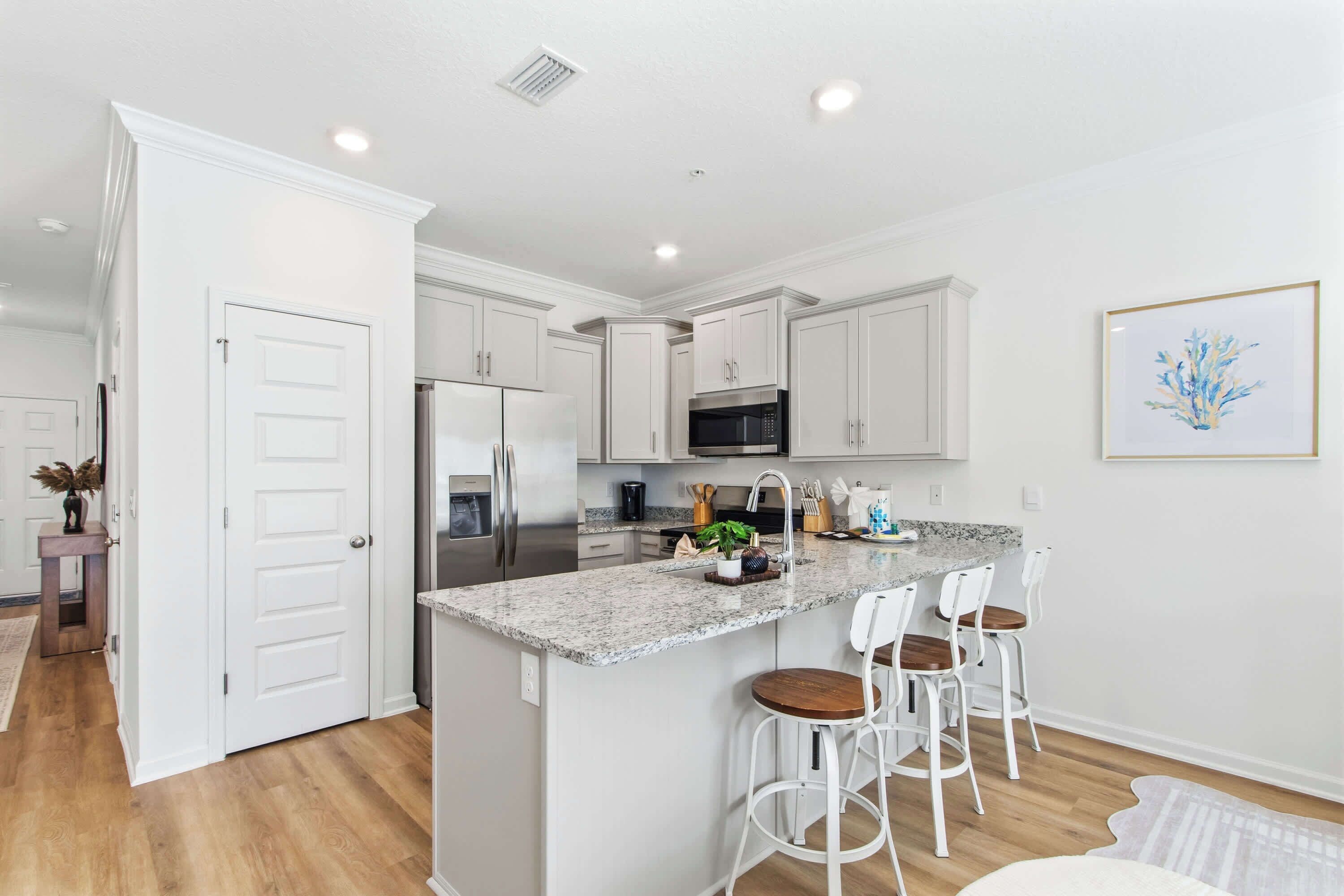 冰箱、微波炉、烤箱、炉灶