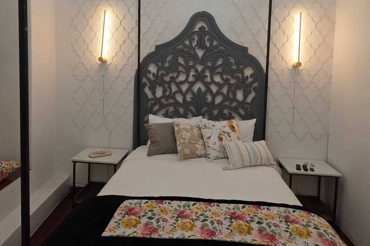 Double Room | In-room safe, iron/ironing board, free WiFi