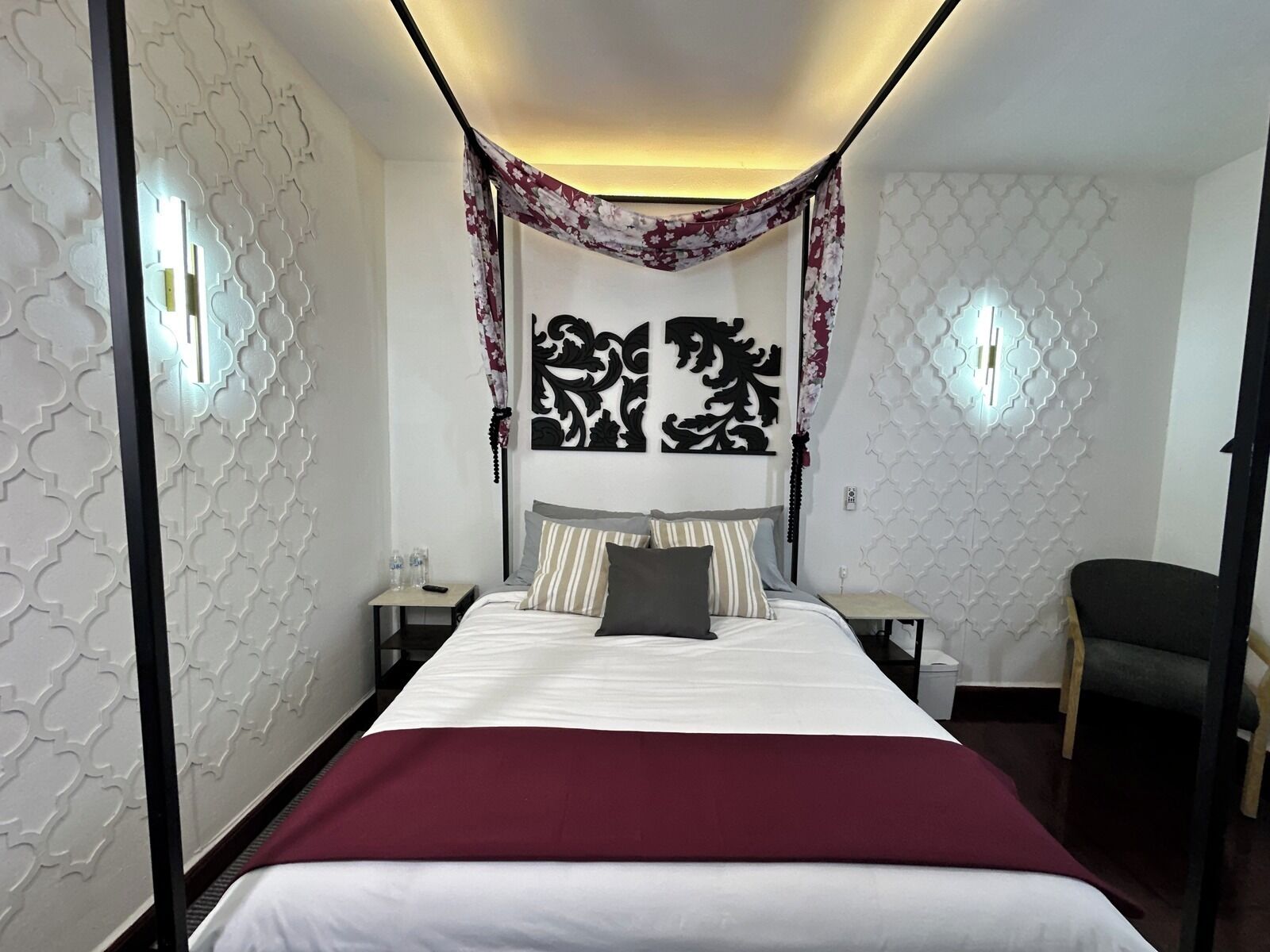 Comfort Room | In-room safe, iron/ironing board, free WiFi