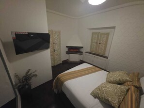 Comfort Room | In-room safe, iron/ironing board, free WiFi - Casa Fiori (San Miguel de Allende)