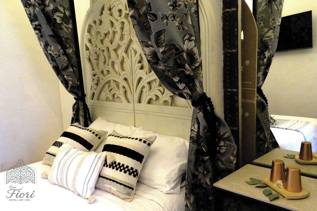 Comfort Room | In-room safe, iron/ironing board, free WiFi