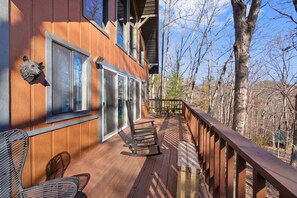 Terrace/patio - Hillcrest Lodge~Pigeon Forge~Smokies (Pigeon Forge)