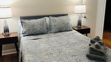 3 bedrooms, iron/ironing board, free WiFi, bed sheets