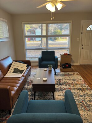 TV - COMING SOON! Fabulous 3-bedroom MidMod Cottage in charming downtown Cary. (Cary)