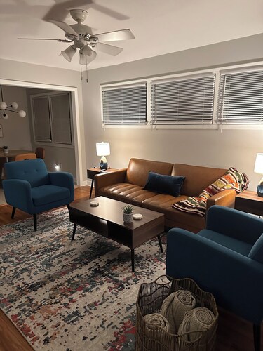 New! Fabulous 3-bedroom MidMod Cottage in charming downtown Cary.