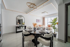Dining - Karibu Nairobi!
Jacy’s Cozy Apartment (Nairobi)