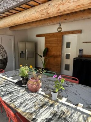 Dining - Magnificent villa with swimming pool and jacuzzi (Rognes)