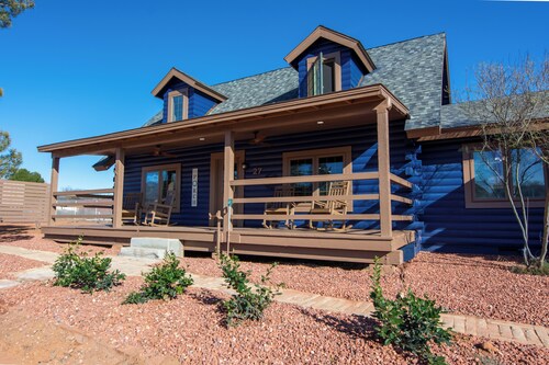 Copper Sky Ranch Log Cabin 3BR With Hot Tub Near Sedona