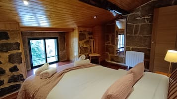 2 chambres, fer et planche Ă repasser, Wi-Fi gratuit, draps fournis